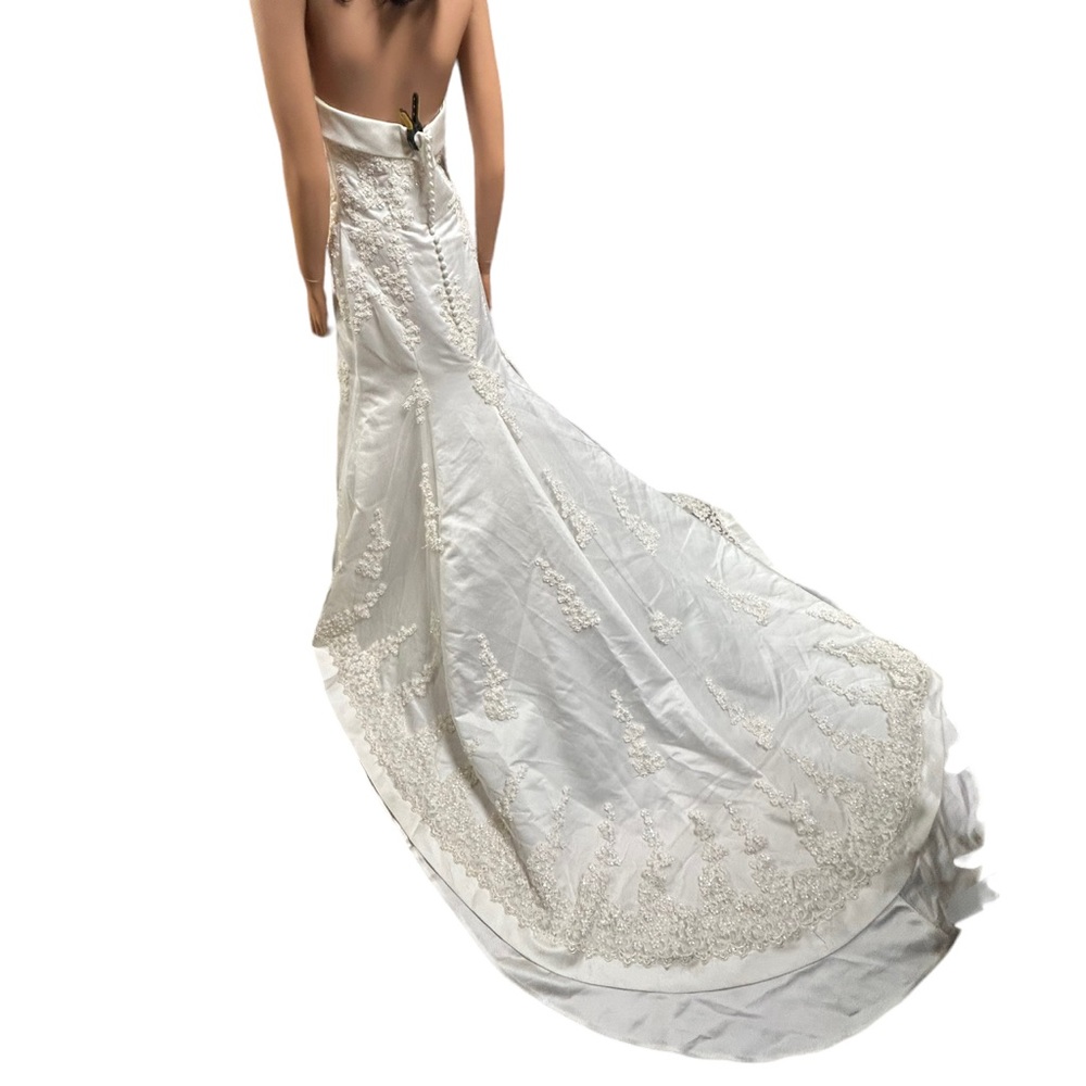 Wedding Dress - Picture 6 of 13
